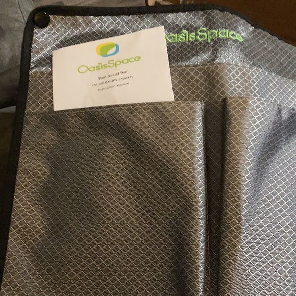 OasisSpace Bed Assist Rail - Bed Assist bar with Storage Pocket - Picture 6 of 8